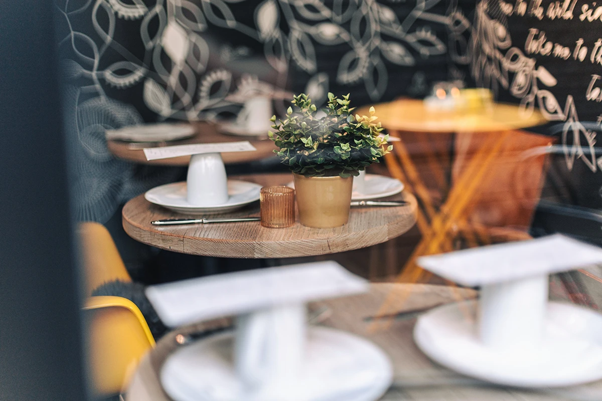 table-cafe-petit-dejeuner-buffet-hotel-zoom-bruxelles